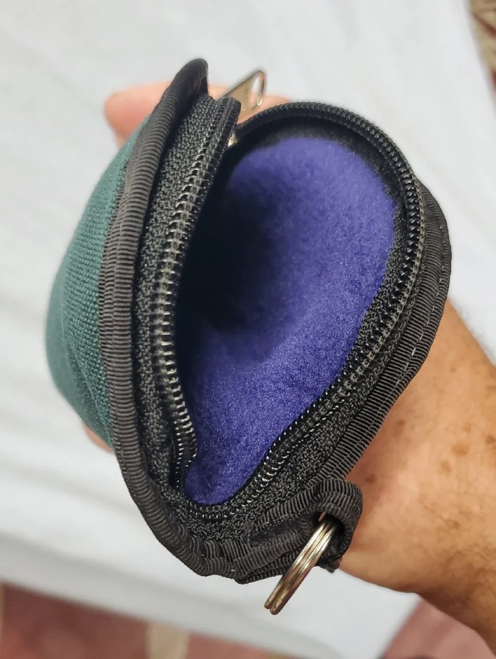 Bass compact pouch